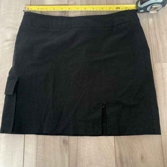 Black mini skirt - Picture 4 of 5